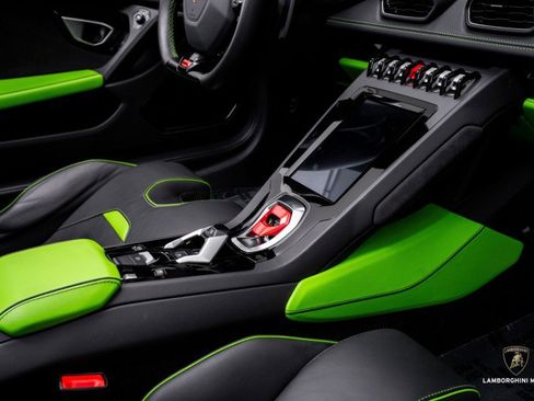 Used 2023 Lamborghini Huracan EVO image 44