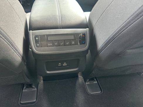 Used 2024 Nissan Pathfinder SV w/ SV Premium Package FWD image 14