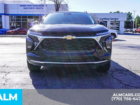 Used 2025 Chevrolet Trax LT w/ LT Convenience Package image 12