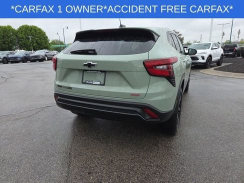 Used 2024 Chevrolet Trax RS w/ Sunroof Package FWD image 19