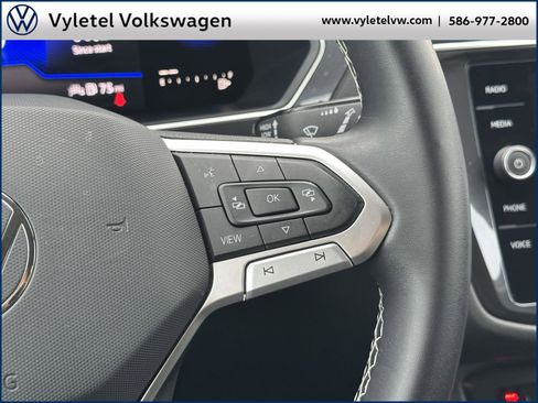 Certified 2022 Volkswagen Tiguan SE image 24