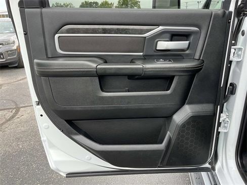 Used 2024 RAM 3500 Big Horn image 21