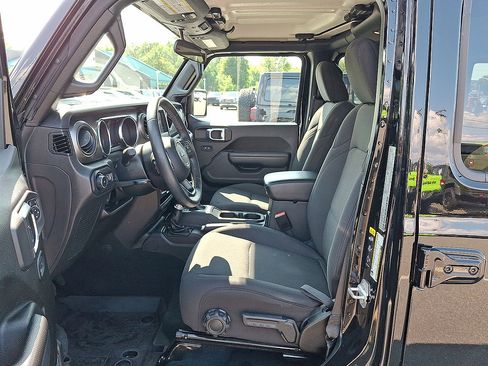 Used 2022 Jeep Wrangler Unlimited Sport AWD/4WD image 17