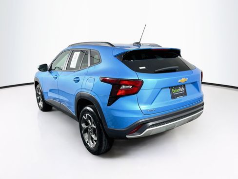 Used 2025 Chevrolet Trax LT FWD image 5