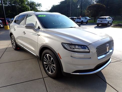 Certified 2023 Lincoln Nautilus AWD w/ Premium Package image 8