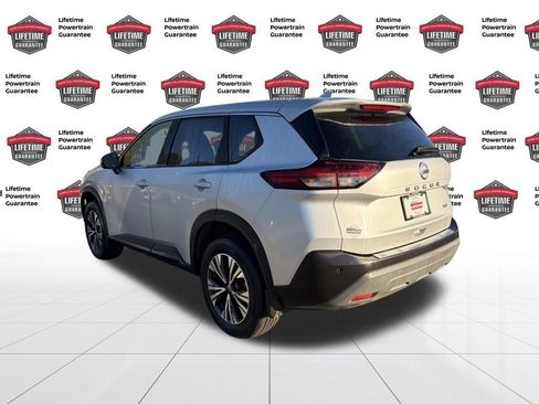 Certified 2021 Nissan Rogue SV image 3
