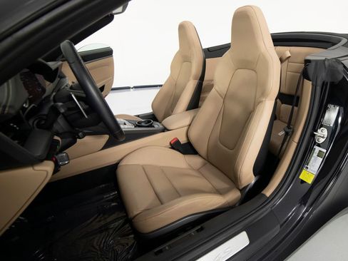 Certified 2022 Porsche 911 Carrera 4S image 5