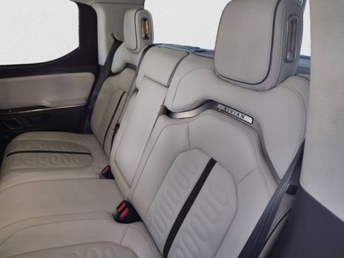 Used 2022 Rivian R1T Adventure image 18