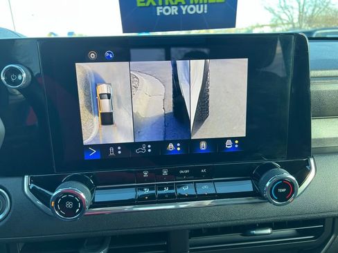 Used 2024 Chevrolet Colorado Trail Boss w/ Technology Package image 40