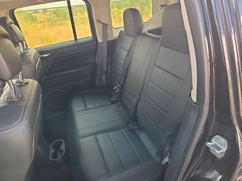 Used 2017 Jeep Patriot High Altitude AWD/4WD image 11