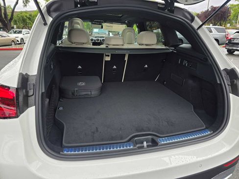 New 2026 Mercedes-Benz GLC 350e 4MATIC image 17