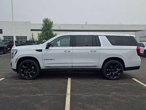 New 2026 GMC Yukon XL Denali Ultimate AWD/4WD image 11