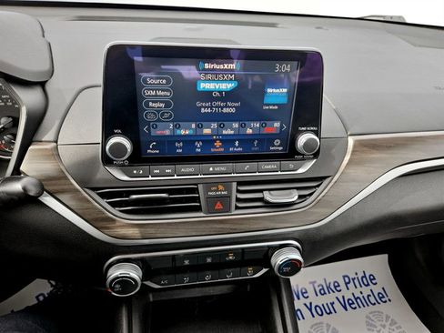 Used 2025 Nissan Altima 2.5 SV image 24