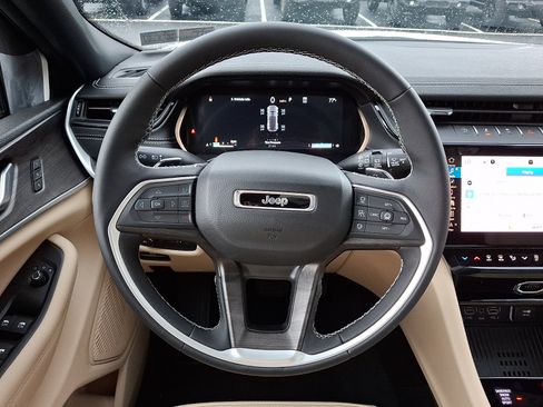 New 2026 Jeep Grand Cherokee Limited AWD/4WD image 15