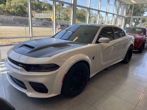 Used 2022 Dodge Charger SRT Hellcat image 4
