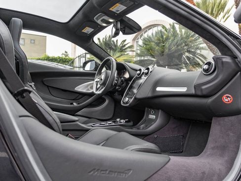 Used 2023 McLaren GT image 9
