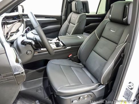 New 2026 Cadillac Escalade Luxury w/ LPO, Radiant Package image 8