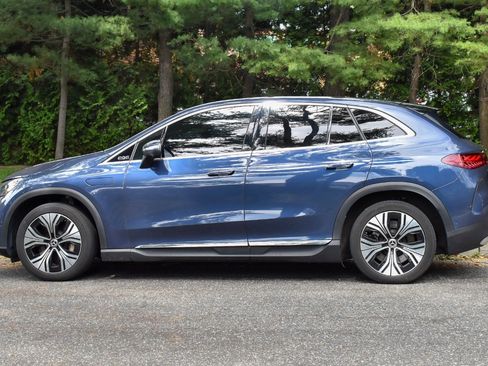 Used 2023 Mercedes-Benz EQE 350+ 4MATIC SUV w/ Exclusive Trim Package image 4