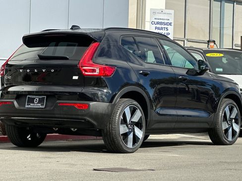 Certified 2023 Volvo XC40 Recharge Ultimate image 2