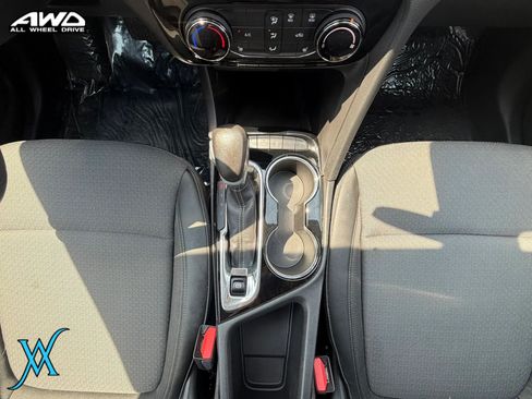 Used 2022 Buick Encore GX Preferred w/ Cold Weather Comfort Package AWD/4WD image 27