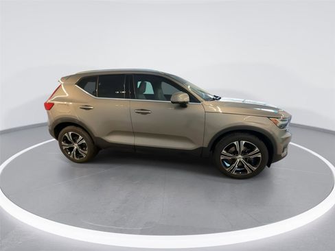 Used 2021 Volvo XC40 T4 Inscription w/ Advanced Package image 8