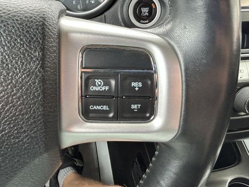 Used 2014 Dodge Journey SXT FWD image 19