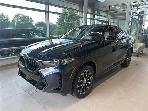 New 2026 BMW X6 xDrive40i w/ Climate Comfort Package image 3