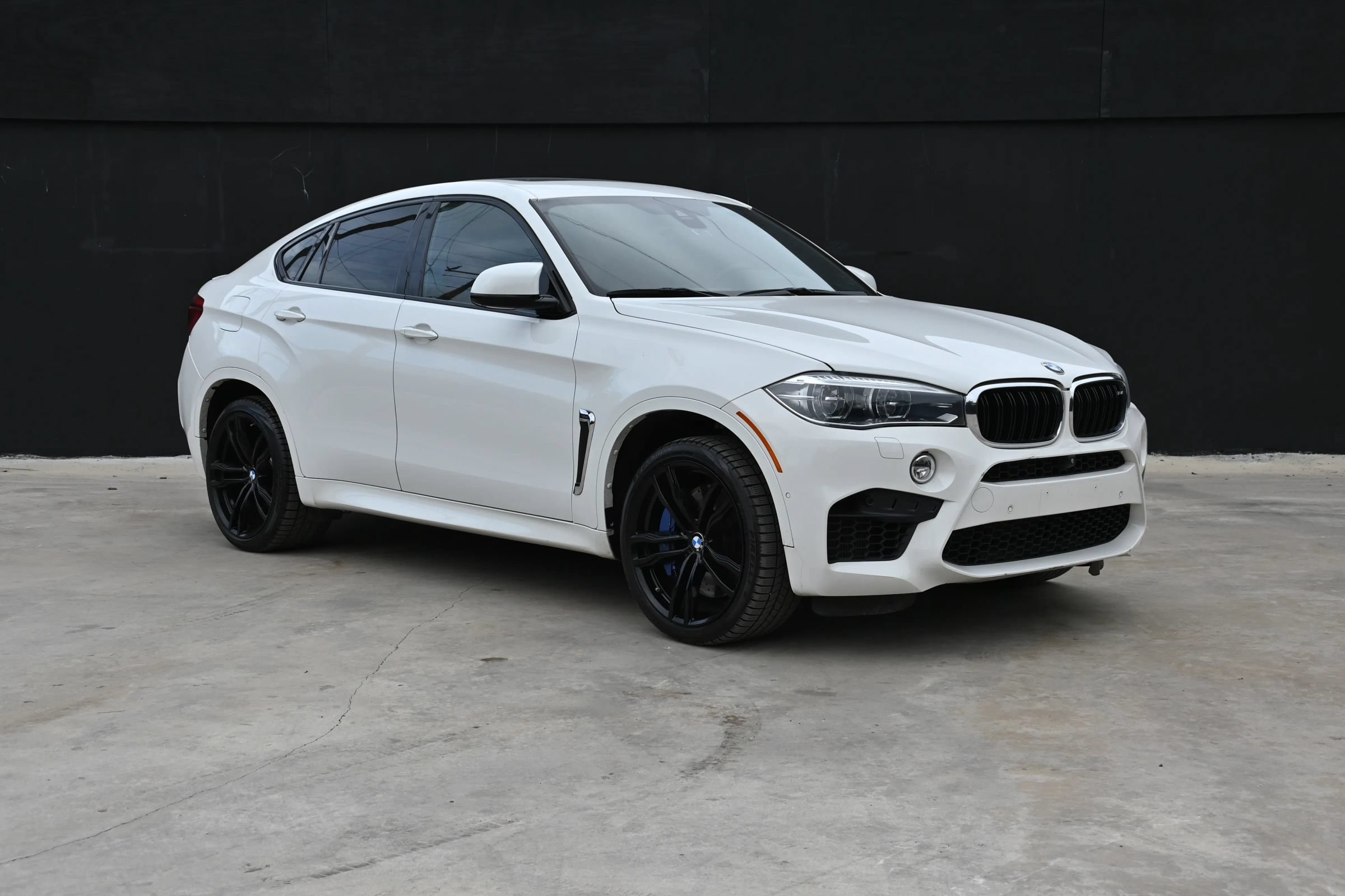 Used 2018 BMW X6 M AWD/4WD image 1
