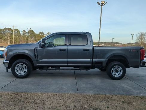 Used 2025 Ford F250 XLT image 4