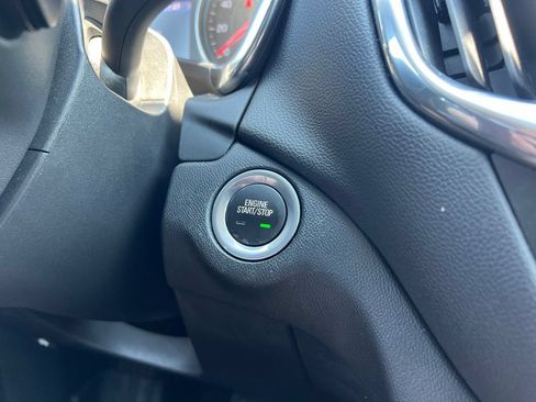 Used 2020 Chevrolet Equinox LT AWD/4WD image 16