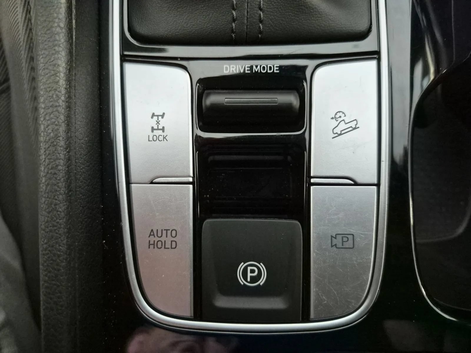 Used 2023 Hyundai Santa Cruz SE w/ Cargo Package AWD/4WD image 18