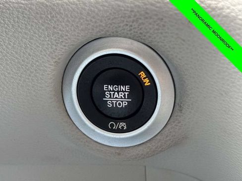 Used 2023 Chrysler Pacifica Limited FWD image 16