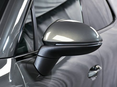 Used 2025 Porsche Macan 4 Electric image 77