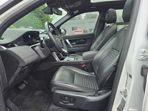 Used 2020 Land Rover Discovery Sport SE image 21
