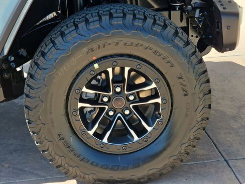 New 2026 Jeep Wrangler Unlimited Rubicon image 39