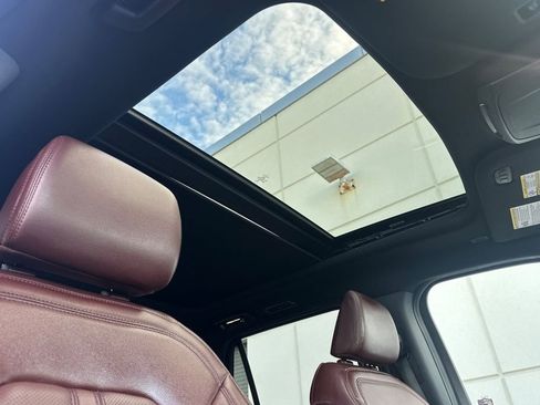 Used 2022 Ford Expedition Max Limited image 17