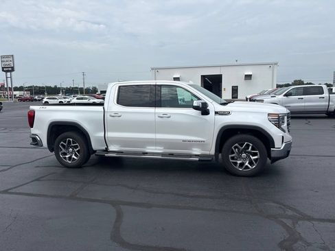 Used 2023 GMC Sierra 1500 SLT w/ SLT Premium Package AWD/4WD image 8
