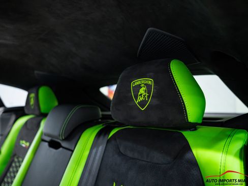 Used 2022 Lamborghini Urus AWD/4WD image 53
