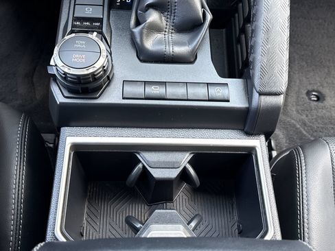 Used 2026 Toyota 4Runner Limited AWD/4WD image 31