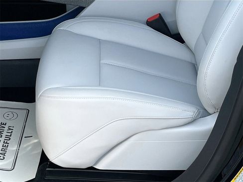 New 2026 Cadillac Optiq Luxury 1 image 19