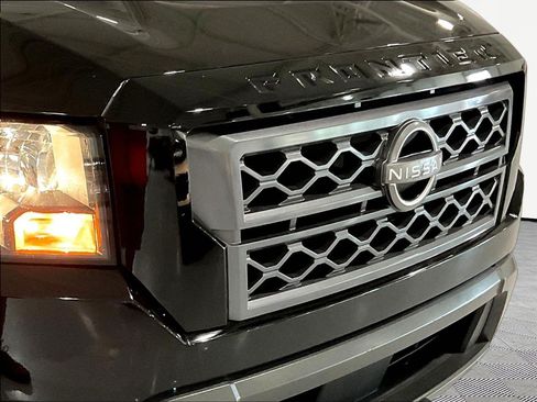 Used 2024 Nissan Frontier SV RWD image 33