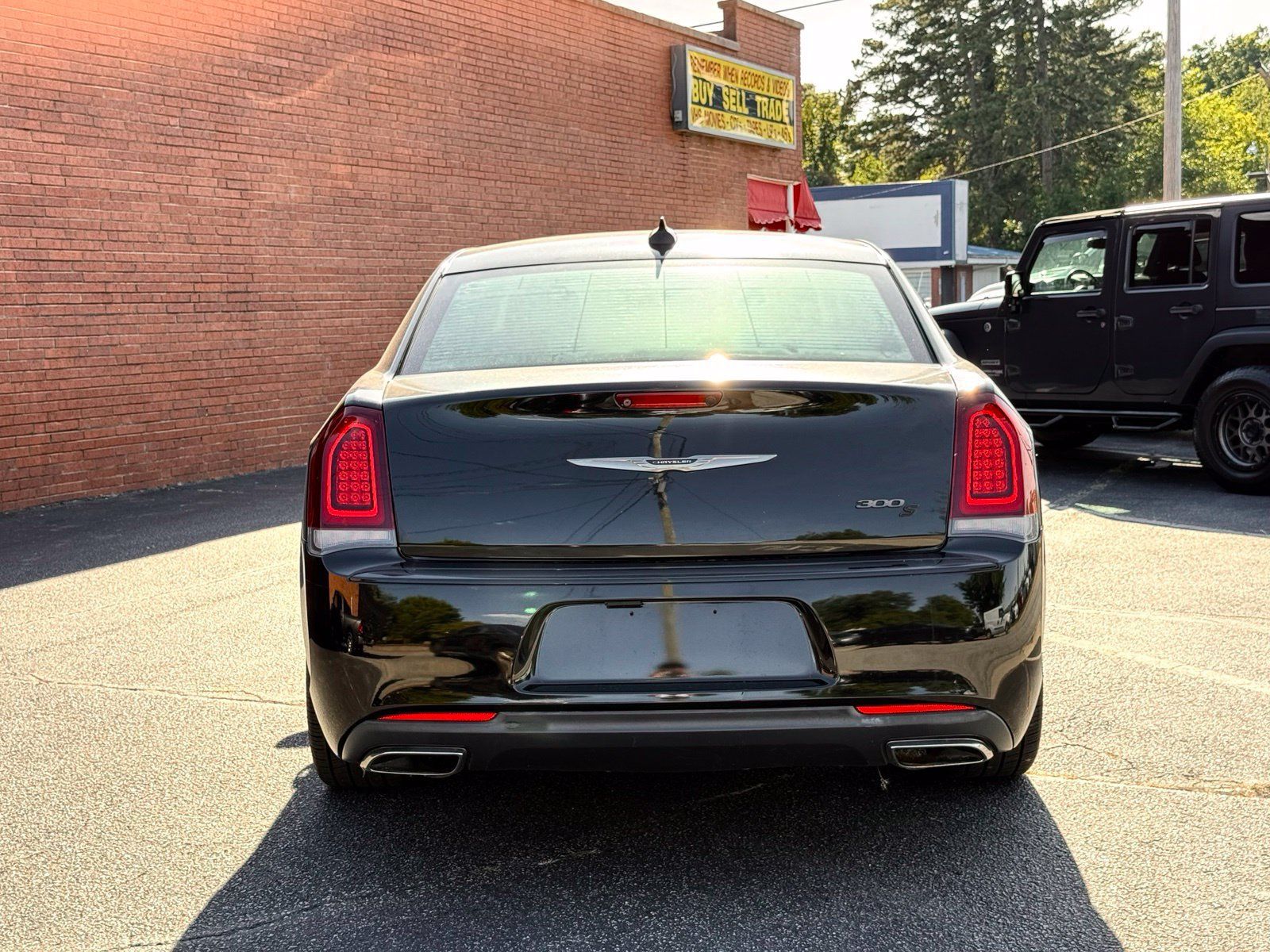 Used 2016 Chrysler 300 S RWD image 10