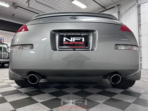 Used 2004 Nissan 350Z Touring RWD image 22