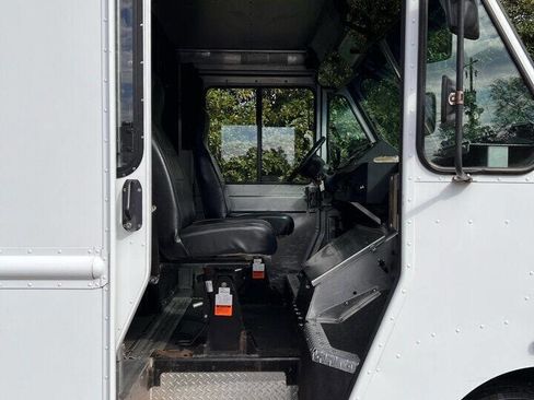 Used 2014 Ford E-350 and Econoline 350 Super Duty w/ A/C Prep Package image 13