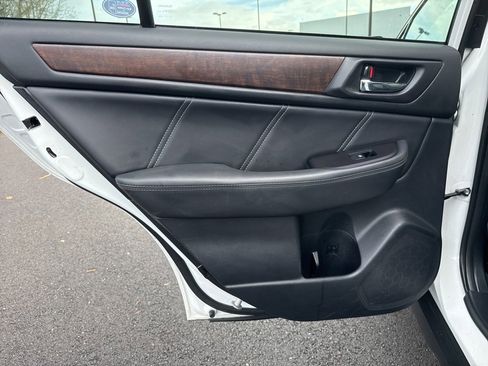 Used 2019 Subaru Outback 2.5i Limited w/ Popular Package #2 image 17