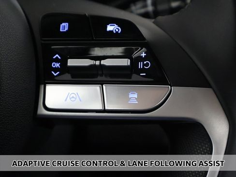 Certified 2025 Hyundai Elantra Limited image 6