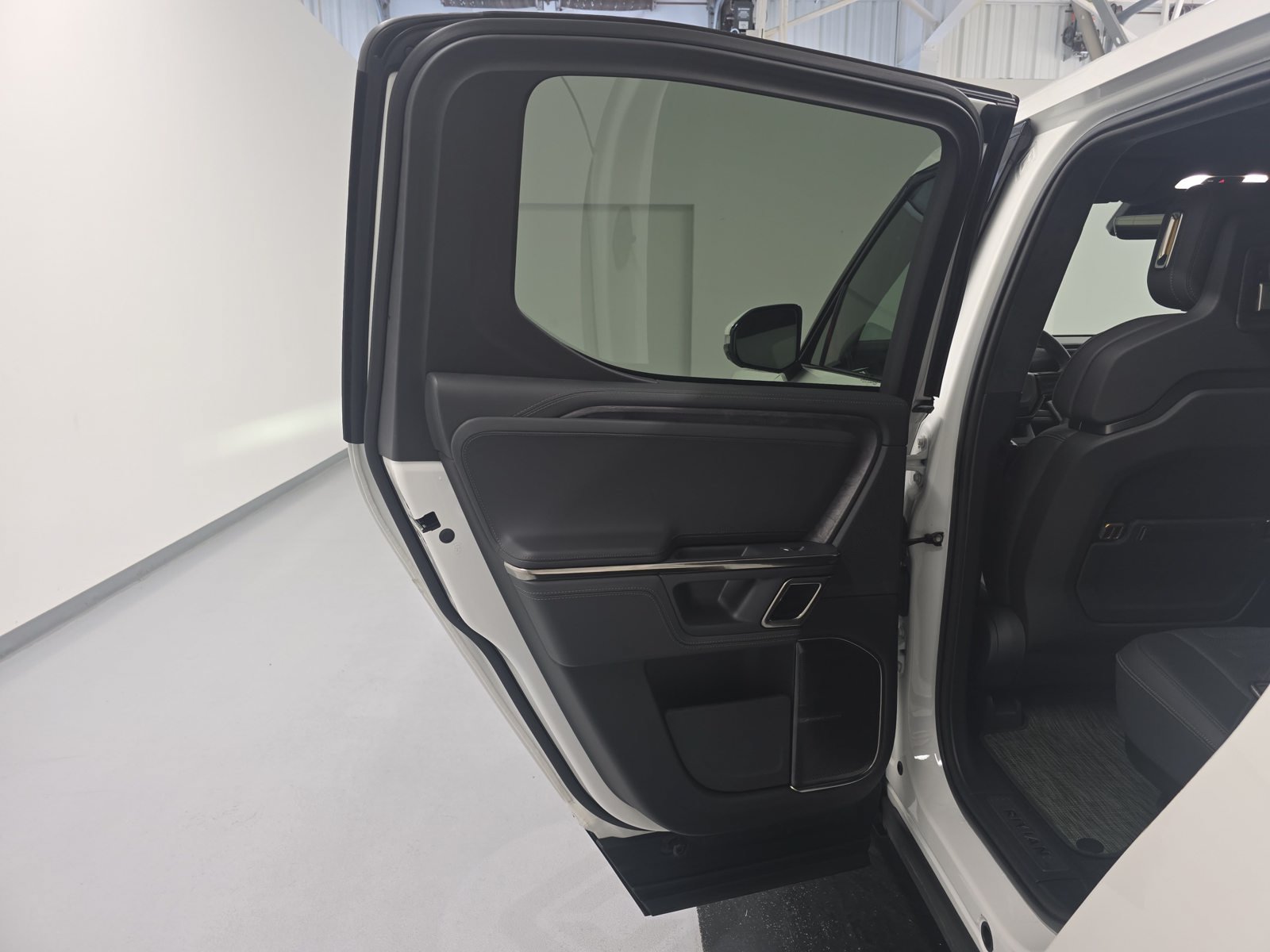 Used 2022 Rivian R1T Adventure AWD/4WD image 17