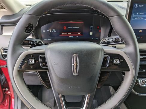 Used 2025 Lincoln Corsair AWD w/ Equipment Group 101A image 33