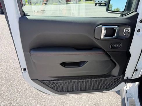 Used 2021 Jeep Wrangler Unlimited Rubicon AWD/4WD image 11