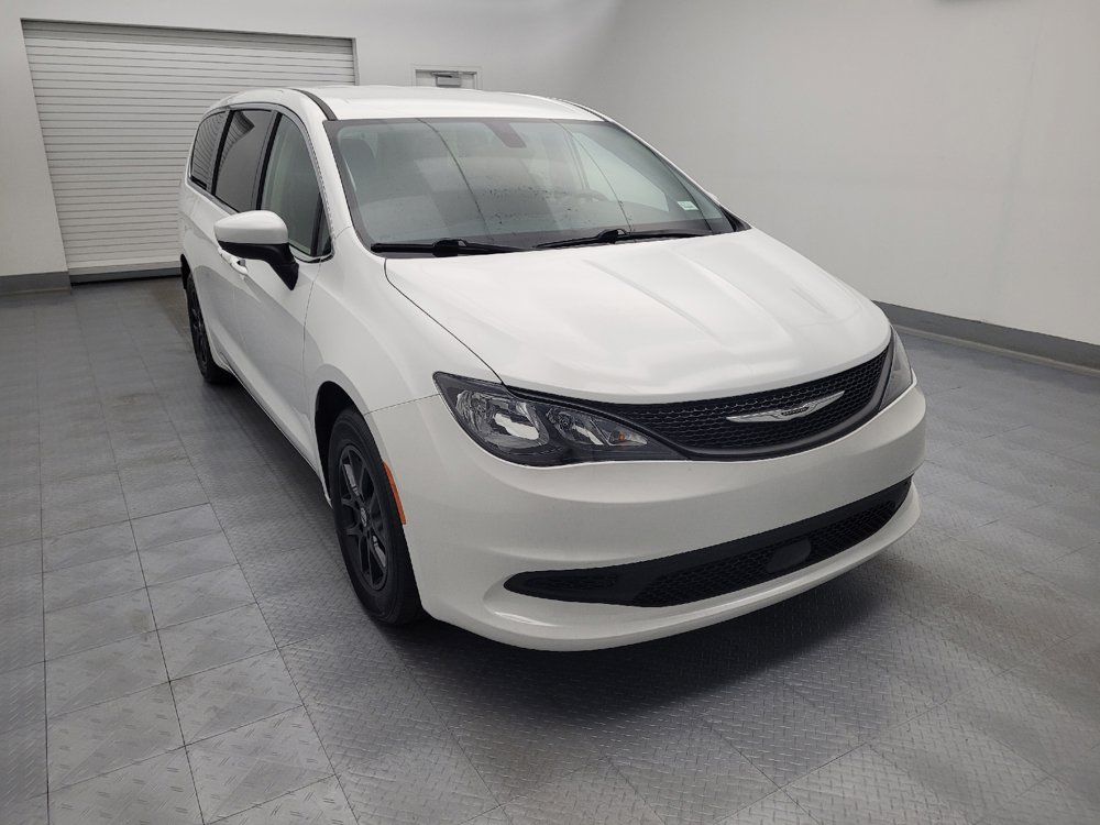 Used 2022 Chrysler Voyager LX FWD image 13